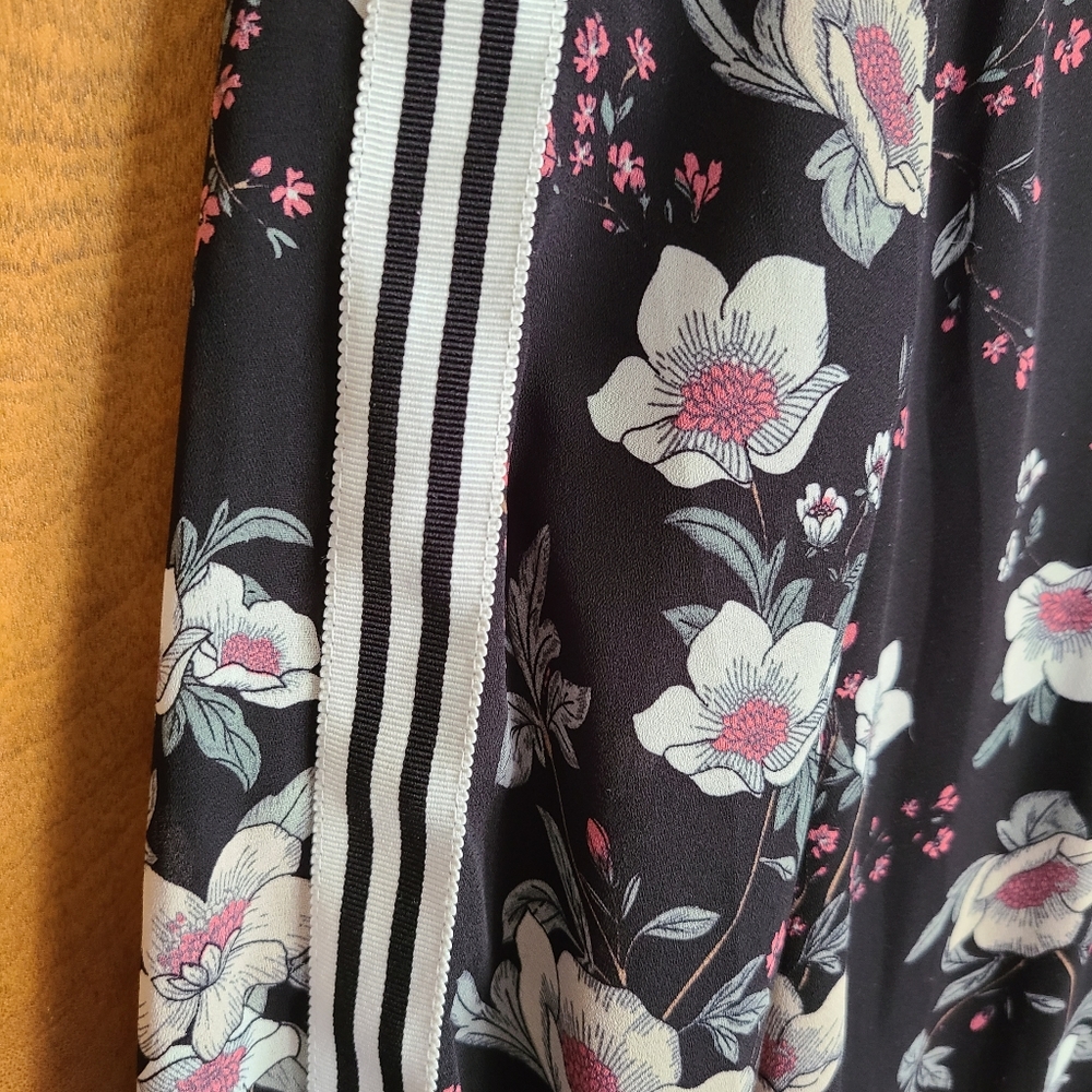 🦩3/$30 Love Reign Black Floral Long sleeve Dress - size medium NWT - Picture 2 of 6